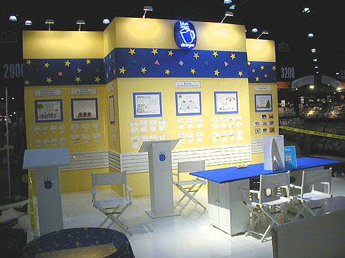 Blue Mug trade show booth by Manny Stone Decorators