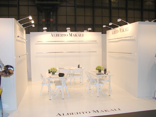 Trade show booth using hardwall by Manny Stone